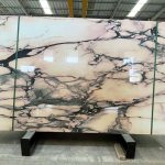 Marbre rose Calacatta