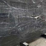 Dalle de marbre noir