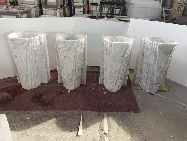 Bacia pedestal em Mármore Branco Carrara com fabricação personalizada em pedra