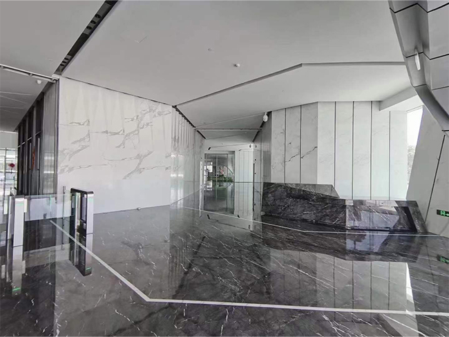Rivestimento murale moderno in marmo Wyndham Grey per interni